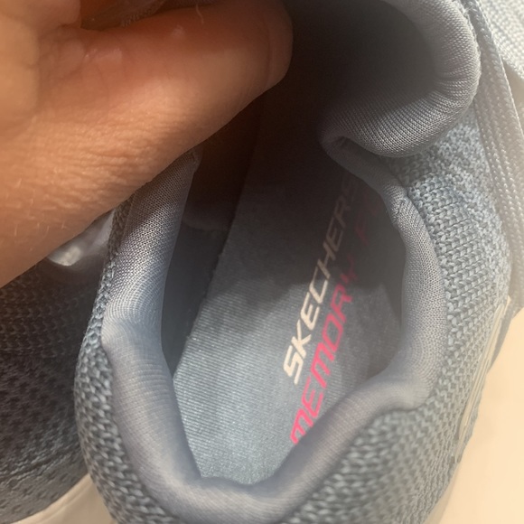 Skechers memory foam sneakers - Picture 8 of 9
